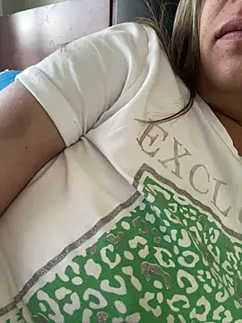 Snapshot of xLadyScarlettx chatting on 01.10.25 xLadyScarlettx online show from 01.10.25