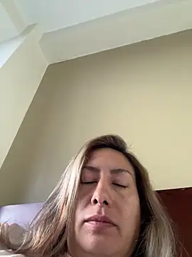 Snapshot of xLadyScarlettx chatting on 01.29.25 xLadyScarlettx online show from 01.29.25