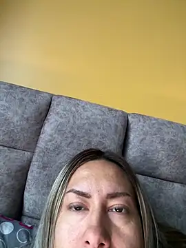 Snapshot of xLadyScarlettx chatting on 02.13.25 xLadyScarlettx online show from 02.13.25