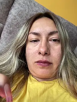 Snapshot of xLadyScarlettx chatting on 02.18.25 xLadyScarlettx online show from 02.18.25