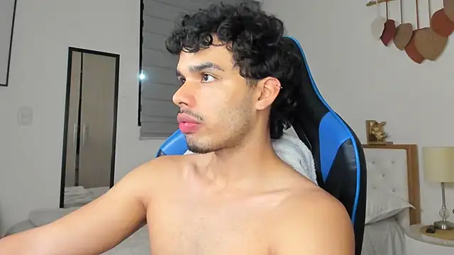 mateoleonee online show from 01.02.25