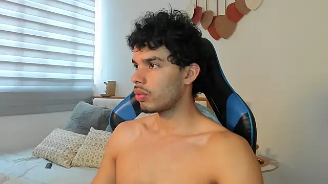 mateoleonee online show from 01.02.25