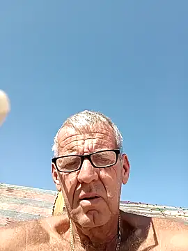 Snapshot of Freddy1962 chatting on 01.05.25 Freddy1962 online show from 01.05.25