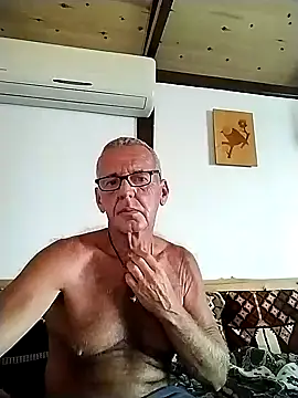 Snapshot of Freddy1962 chatting on 02.04.25 Freddy1962 online show from 02.04.25