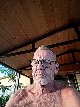 Snapshot of Freddy1962 chatting on 10.10.25 Freddy1962 online show from 10.10.25