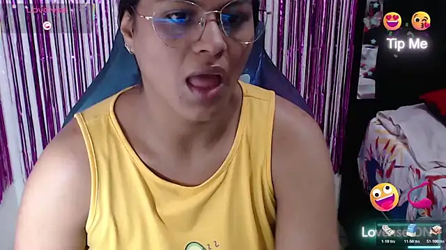 SweetAlmaa online show from 03.10.26