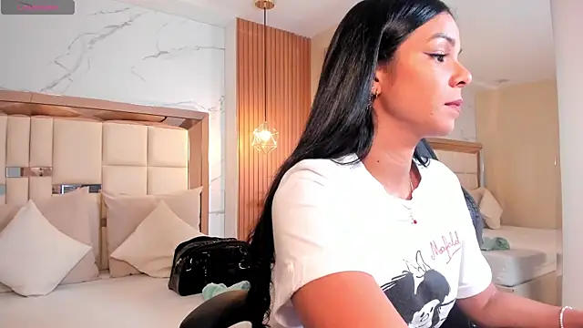 Snapshot of fabiana_rodriguez chatting on 01.08.25 fabiana rodriguez online show from 01.08.25