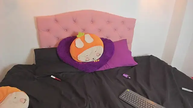 Ema Stone65 online show from 12.23.24