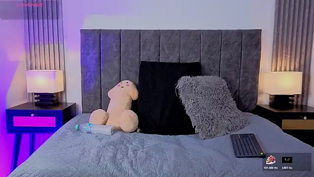 Ema Stone65 online show from 10.24.25