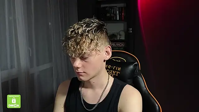 Snapshot of Keytaro chatting on 10.30.25 Keytaro online show from 10.30.25