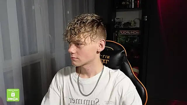 Snapshot of Keytaro chatting on 11.05.25 Keytaro online show from 11.05.25