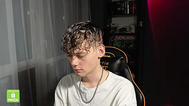 Snapshot of Keytaro chatting on 11.06.25 Keytaro online show from 11.06.25