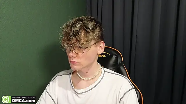 Snapshot of Keytaro chatting on 02.08.26 Keytaro online show from 02.08.26