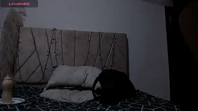 Kaela18 online show from 12.18.24