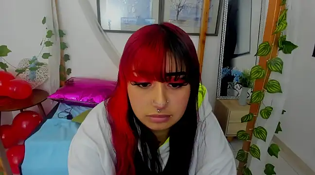 lussyevans24 online show from 02.21.25