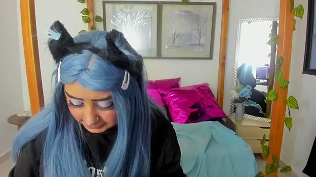 lussyevans24 online show from 03.20.25