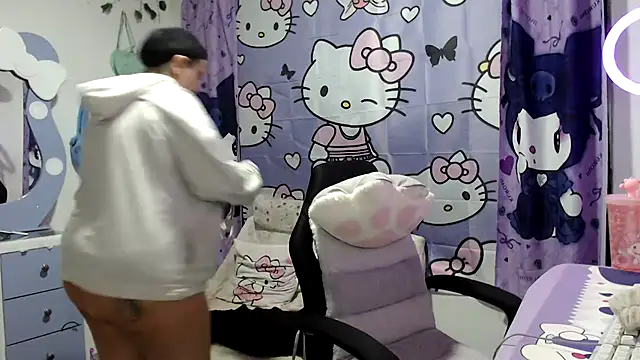 lussyevans24 online show from 11.24.25