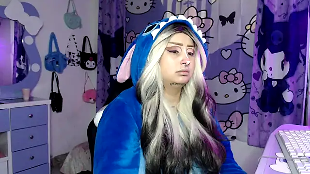 lussyevans24 online show from 11.27.25