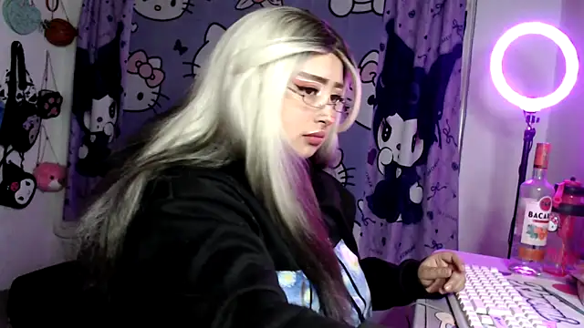 lussyevans24 online show from 04.18.26