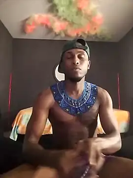 Snapshot of Ostinsanto chatting on 11.25.25 Ostinsanto online show from 11.25.25