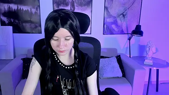 LexiWenford online show from 12.04.24