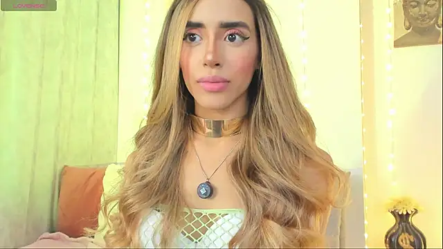 StormiRusso online show from 11.20.25