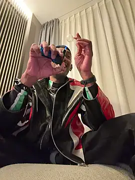 Snapshot of esteraulxxx chatting on 09.27.25 esteraulxxx online show from 09.27.25