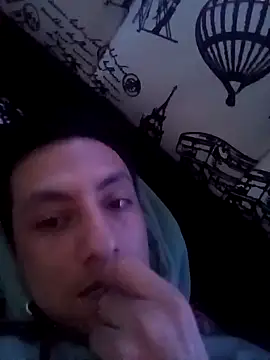 Snapshot of alexmoragomez chatting on 04.20.26 alexmoragomez online show from 04.20.26