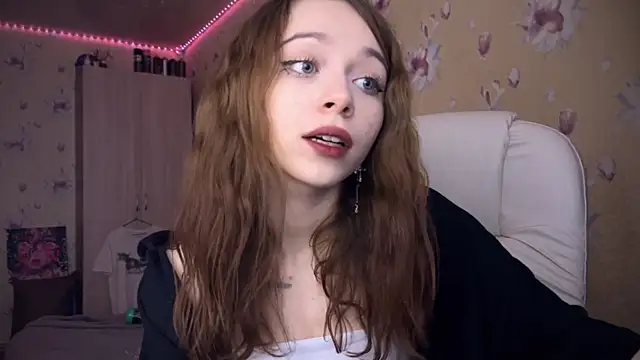 Snapshot of _SofiaBrown chatting on 02.21.25 SofiaBrown online show from 02.21.25