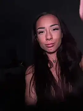 Snapshot of cara_mella chatting on 12.08.24 cara mella online show from 12.08.24