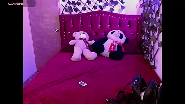 Snapshot of Melani_cute02 chatting on 04.16.26 Melani cute02 online show from 04.16.26