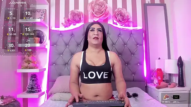 Natasha Hart online show from 01.18.25