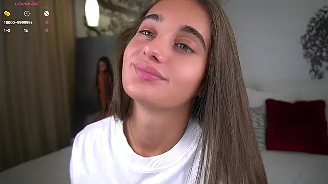 Snapshot of PiquingOgalala chatting on 09.30.25 PiquingOgalala online show from 09.30.25