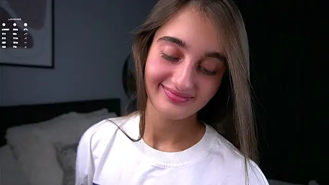 Snapshot of PiquingOgalala chatting on 10.25.25 PiquingOgalala online show from 10.25.25