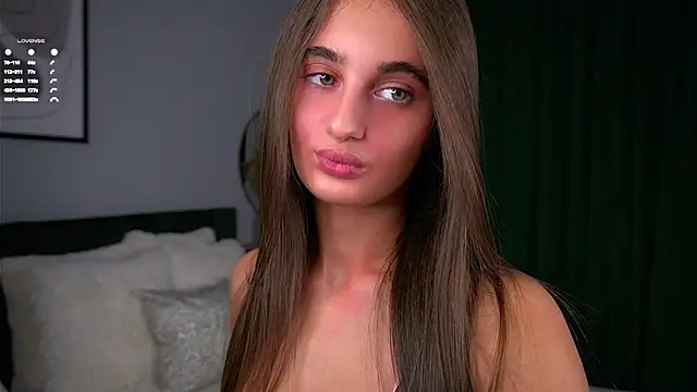 Snapshot of PiquingOgalala chatting on 10.30.25 PiquingOgalala online show from 10.30.25