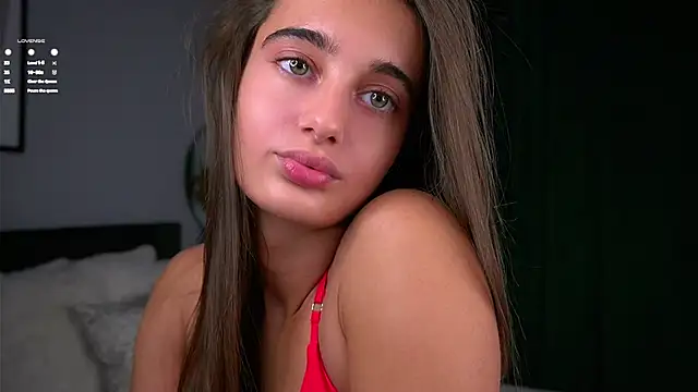 Snapshot of PiquingOgalala chatting on 11.01.25 PiquingOgalala online show from 11.01.25