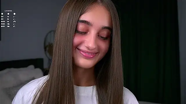 Snapshot of PiquingOgalala chatting on 11.08.25 PiquingOgalala online show from 11.08.25