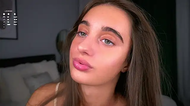 Snapshot of PiquingOgalala chatting on 11.14.25 PiquingOgalala online show from 11.14.25