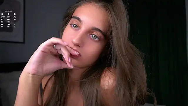 Snapshot of PiquingOgalala chatting on 11.22.25 PiquingOgalala online show from 11.22.25