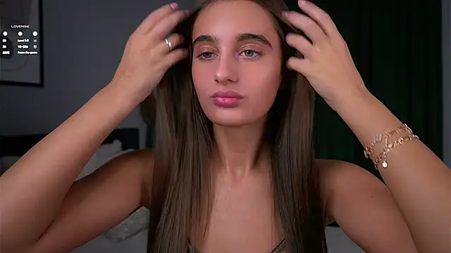 Snapshot of PiquingOgalala chatting on 11.26.25 PiquingOgalala online show from 11.26.25