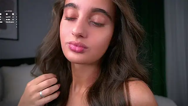 Snapshot of PiquingOgalala chatting on 11.28.25 PiquingOgalala online show from 11.28.25