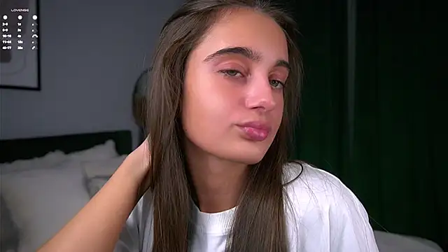 Snapshot of PiquingOgalala chatting on 11.30.25 PiquingOgalala online show from 11.30.25