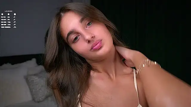 Snapshot of PiquingOgalala chatting on 12.02.25 PiquingOgalala online show from 12.02.25