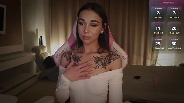 Snapshot of march_mellow chatting on 01.25.25 march mellow online show from 01.25.25