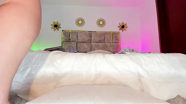 Snapshot of charylove11 chatting on 02.15.25 charylove11 online show from 02.15.25