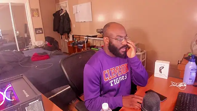 MrChuckDailyXXX online show from 01.16.25