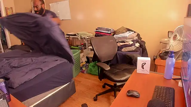 MrChuckDailyXXX online show from 02.02.25