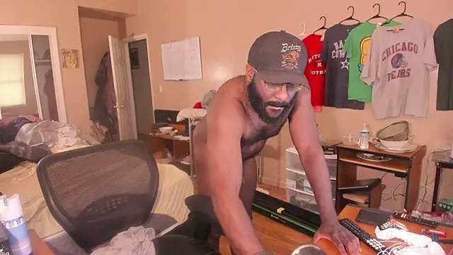 MrChuckDailyXXX online show from 10.03.25