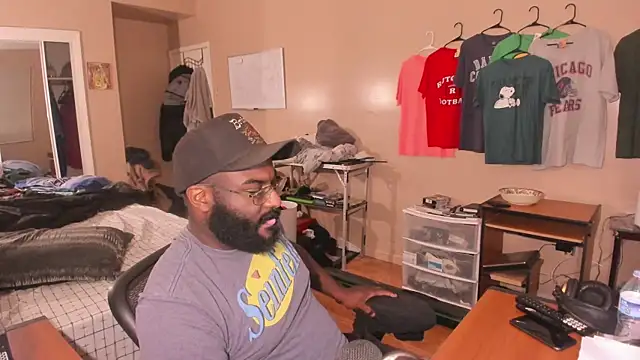 MrChuckDailyXXX online show from 10.08.25