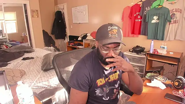 MrChuckDailyXXX online show from 10.23.25